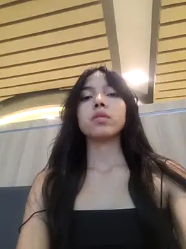 Snapshot of jadelaurent chatting on 05-28-26, 11:02 jadelaurent online show from 05-28-26, 11:02