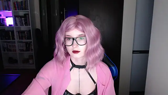 LunaXcherry online show from 03-26-26, 05:40