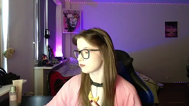 LunaXcherry online show from 04-07-26, 04:40