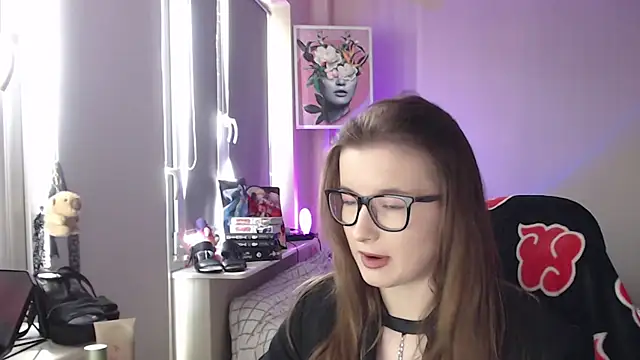 LunaXcherry online show from 04-19-26, 11:09