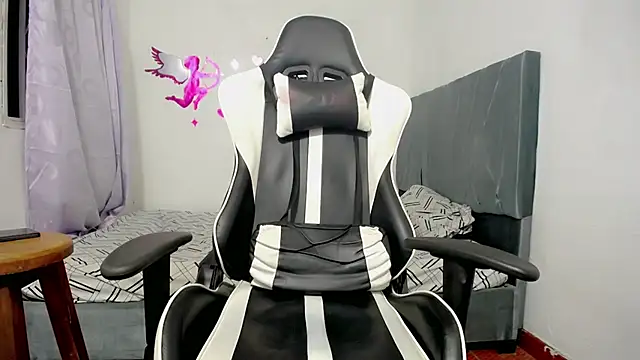 Snapshot of Tuporia6272 chatting on 03-02-26, 06:14 Tuporia6272 online show from 03-02-26, 06:14