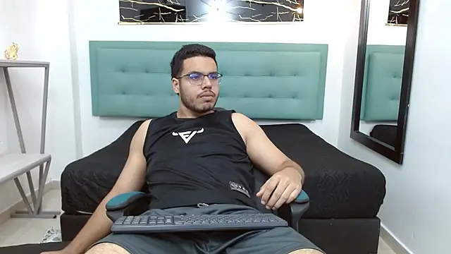 Snapshot of Trevor_Ash chatting on 02-25-26, 03:38 Trevor Ash online show from 02-25-26, 03:38