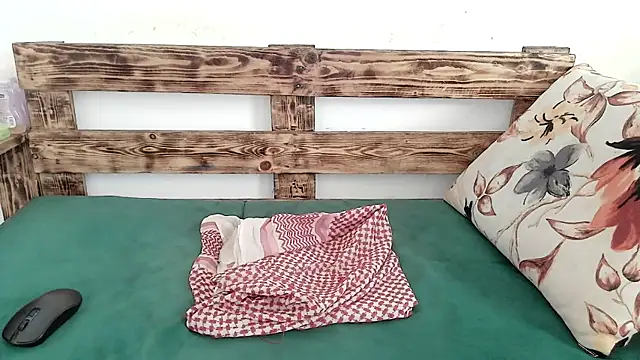 Snapshot of elfaty chatting on 04-08-26, 09:20 elfaty online show from 04-08-26, 09:20