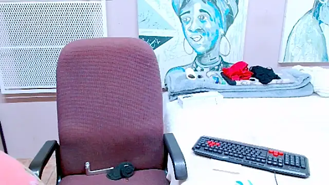 TyraHotxxx online show from 05-14-26, 06:09