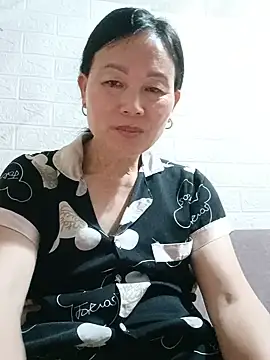 Snapshot of Kiss_love2 chatting on 05-23-26, 01:59 Kiss love2 online show from 05-23-26, 01:59