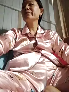 Snapshot of Kiss_love2 chatting on 06-08-26, 01:28 Kiss love2 online show from 06-08-26, 01:28