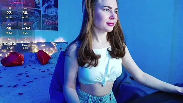 Snapshot of little__isabel chatting on 02-28-26, 01:28 little isabel online show from 02-28-26, 01:28