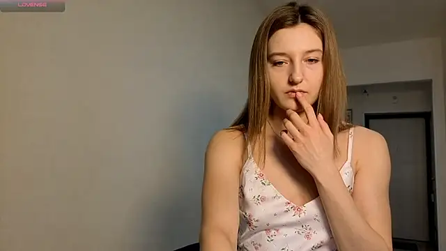 AvelinaSchepp online show from 03-21-26, 11:04