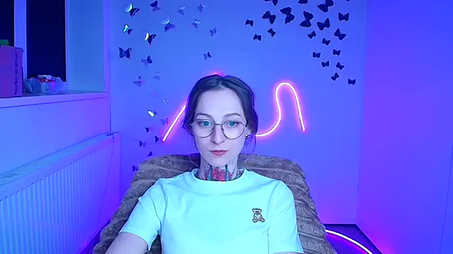 Esmi Winter online show from 03-22-26, 06:44