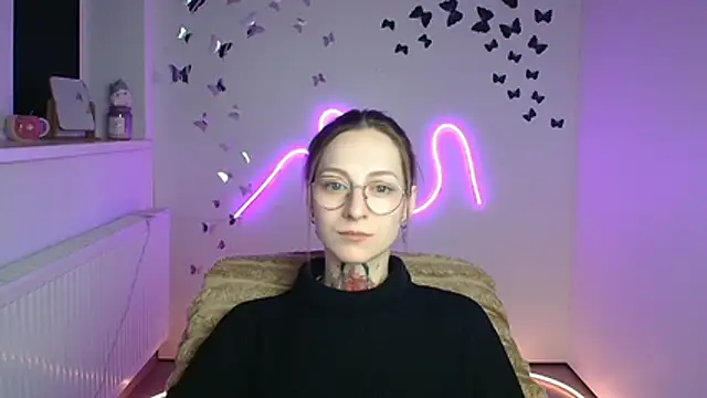 Esmi Winter online show from 04-15-26, 11:28