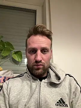 lovefuess online show from 02-11-26, 05:34