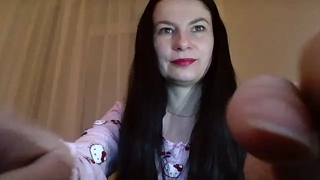 Clover Shine online show from 02-17-26, 06:47