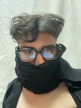 Femboysissy1919 online show from 04-15-26, 12:39