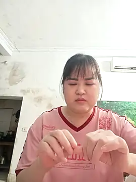 Snapshot of Kee-kimlee chatting on 05-15-26, 02:29 Kee-kimlee online show from 05-15-26, 02:29