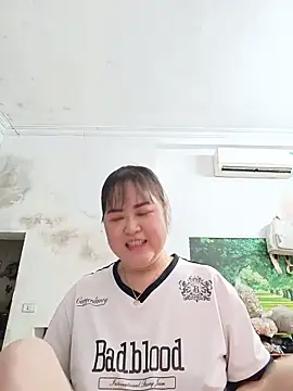 Snapshot of Kee-kimlee chatting on 06-11-26, 02:53 Kee-kimlee online show from 06-11-26, 02:53
