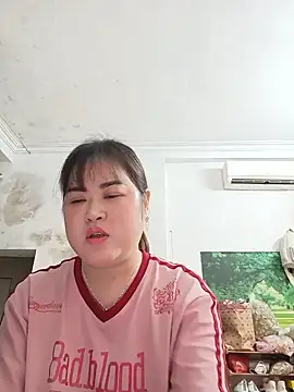 Snapshot of Kee-kimlee chatting on 06-14-26, 09:11 Kee-kimlee online show from 06-14-26, 09:11