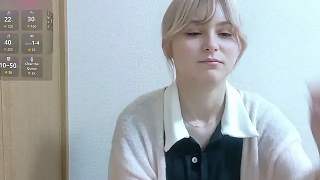 Snapshot of e_ri_ka93 chatting on 05-26-26, 01:29 e ri ka93 online show from 05-26-26, 01:29