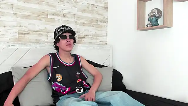 Snapshot of Jordi_Cooper chatting on 02-21-26, 04:02 Jordi Cooper online show from 02-21-26, 04:02