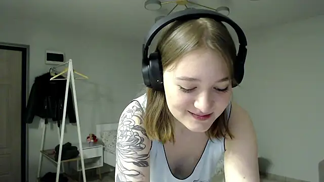 Mirrrra1 online show from 02-16-26, 07:54