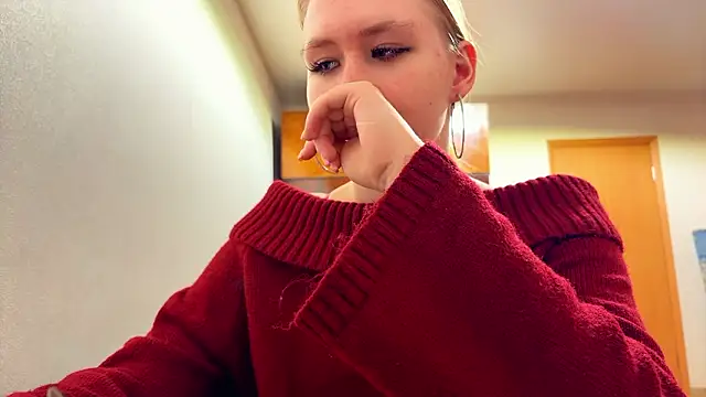 Snapshot of RoseBakeer chatting on 02-12-26, 08:37 RoseBakeer online show from 02-12-26, 08:37