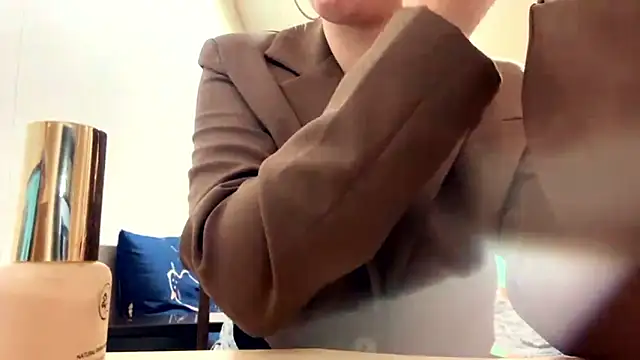 Snapshot of RoseBakeer chatting on 03-01-26, 08:11 RoseBakeer online show from 03-01-26, 08:11