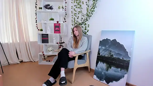 Snapshot of CharityKhamo chatting on 02-12-26, 08:42 CharityKhamo online show from 02-12-26, 08:42