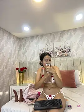 Brisa Silva online show from 07-06-26, 11:51