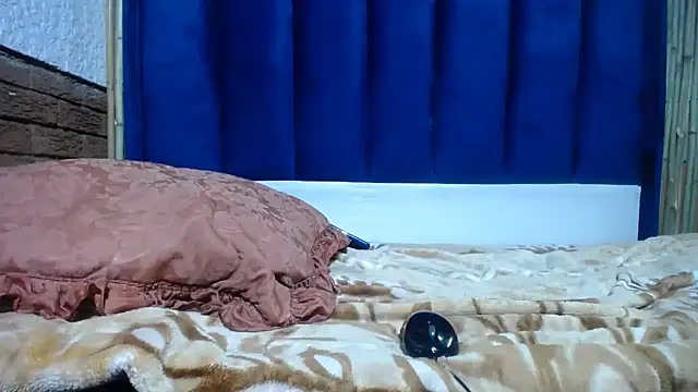 Snapshot of Tallgoddess chatting on 02-27-26, 11:38 Tallgoddess online show from 02-27-26, 11:38