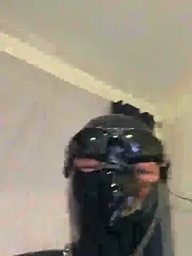 Snapshot of RubberGummi chatting on 04-15-26, 06:48 RubberGummi online show from 04-15-26, 06:48
