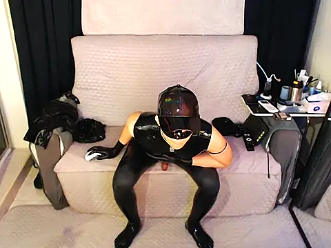 Snapshot of RubberGummi chatting on 05-03-26, 11:33 RubberGummi online show from 05-03-26, 11:33