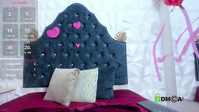 Snapshot of _Victoria_milf_ chatting on 02-14-26, 07:43 Victoria milf online show from 02-14-26, 07:43