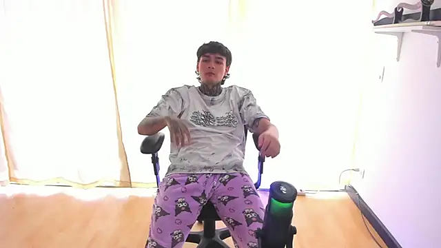 Snapshot of Your_Tao chatting on 02-10-26, 05:50 Your Tao online show from 02-10-26, 05:50