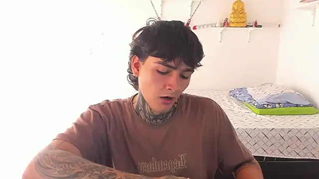 Snapshot of Your_Tao chatting on 02-25-26, 06:28 Your Tao online show from 02-25-26, 06:28