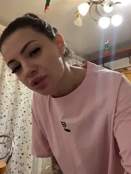 Snapshot of Layana_Ro chatting on 02-16-26, 04:19 Layana Ro online show from 02-16-26, 04:19