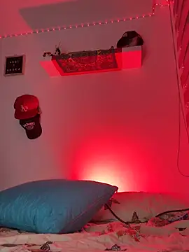 Snapshot of LARIISSAEVANS chatting on 02-19-26, 05:58 LARIISSAEVANS online show from 02-19-26, 05:58