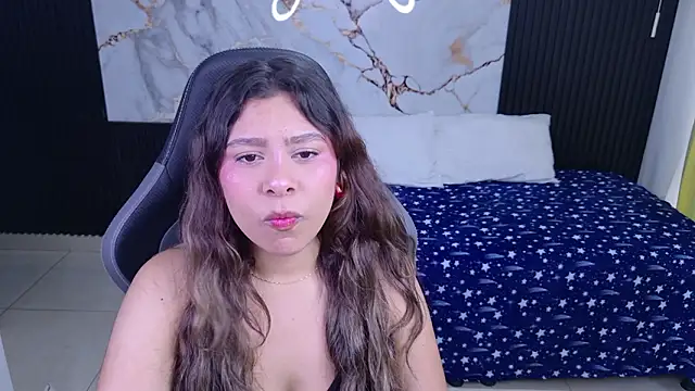 Snapshot of Sophie19__ chatting on 03-01-26, 12:18 Sophie19 online show from 03-01-26, 12:18