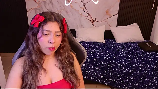 Snapshot of Sophie19__ chatting on 03-02-26, 12:12 Sophie19 online show from 03-02-26, 12:12