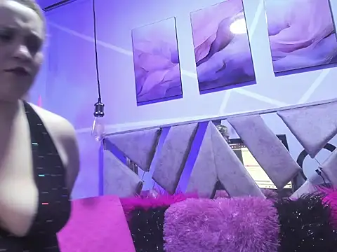 Snapshot of CurvaDorada_noa chatting on 02-16-26, 07:21 CurvaDorada noa online show from 02-16-26, 07:21