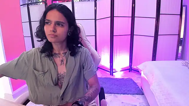 Snapshot of Julianne_7 chatting on 03-02-26, 08:26 Julianne 7 online show from 03-02-26, 08:26