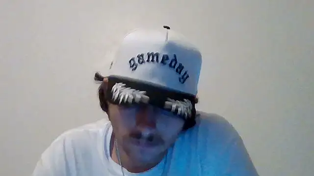 Snapshot of Tallhungandcloudy chatting on 02-26-26, 03:05 Tallhungandcloudy online show from 02-26-26, 03:05