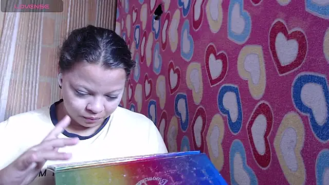 Snapshot of vanuslovelatina chatting on 04-16-26, 07:47 vanuslovelatina online show from 04-16-26, 07:47
