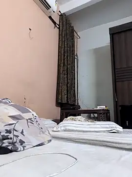 Snapshot of sexysilmy chatting on 06-29-26, 10:37 sexysilmy online show from 06-29-26, 10:37