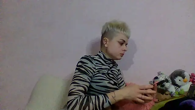 AlisaDear257 online show from 04-15-26, 07:10