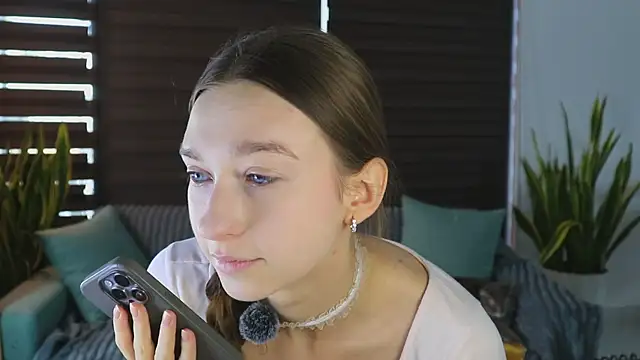 Snapshot of Your_Alisaa chatting on 05-17-26, 03:26 Your Alisaa online show from 05-17-26, 03:26