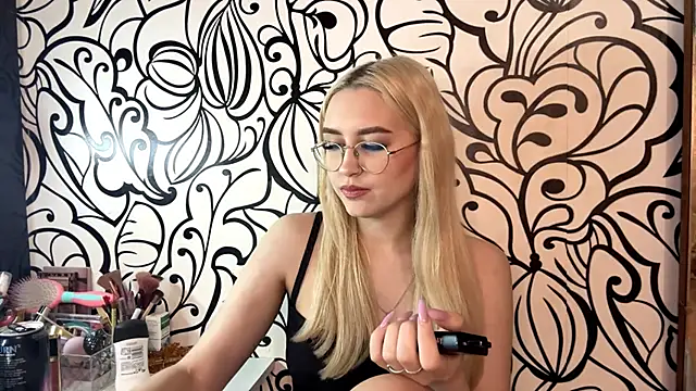 Snapshot of Kat_Catherine chatting on 02-28-26, 11:11 Kat Catherine online show from 02-28-26, 11:11