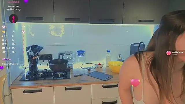 Snapshot of omg__leila chatting on 02-13-26, 05:42 omg leila online show from 02-13-26, 05:42