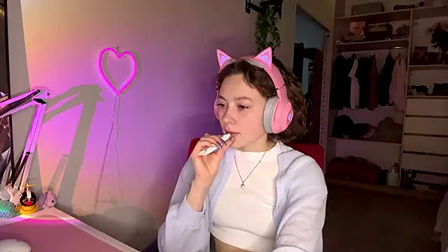 Snapshot of SlunkRear chatting on 02-22-26, 10:08 SlunkRear online show from 02-22-26, 10:08