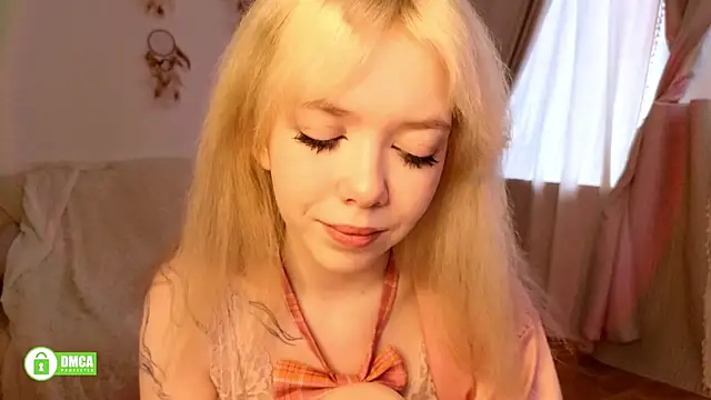 Snapshot of Rochelle_kitty chatting on 04-26-26, 02:48 Rochelle kitty online show from 04-26-26, 02:48