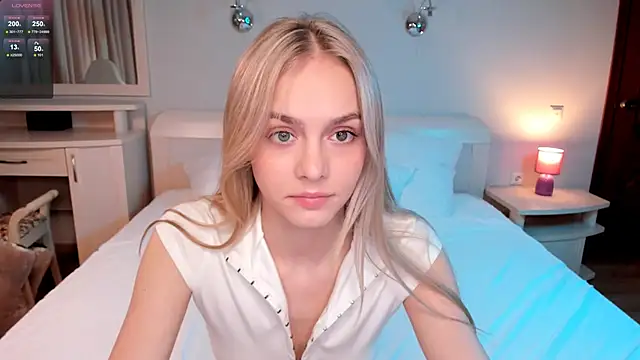 Snapshot of lillit_vivit chatting on 06-18-26, 11:14 lillit vivit online show from 06-18-26, 11:14
