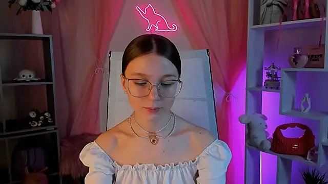 ElliFrankenweenie online show from 02-24-26, 06:33